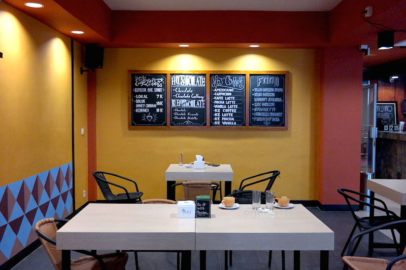 Daftar menu dan harga yang sangat terjangkau.