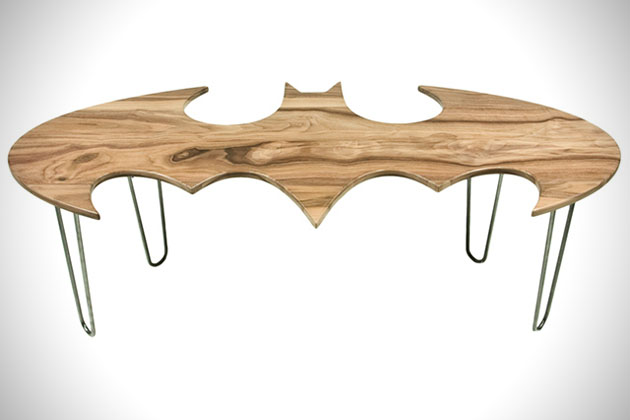 Batman-Bat-Symbol-Coffee-Table-1
