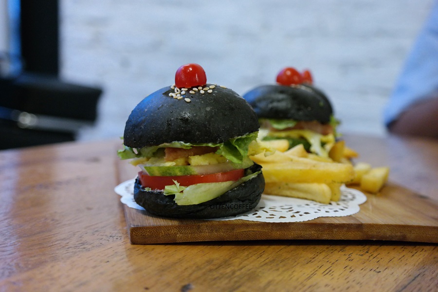 Mini Me Burger. Sekali coba langsung jatuh cinta.
