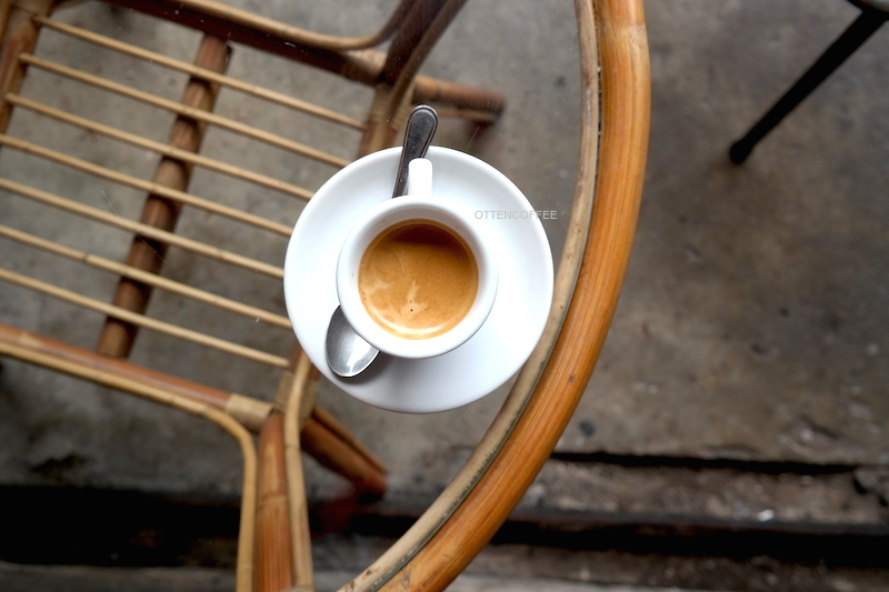 Ini nih yang bikin semangat mengawali hari: double espresso!