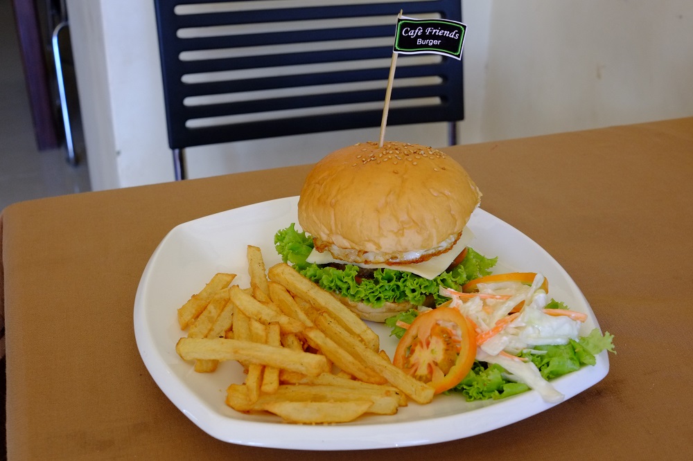 Super beef burger yang enaknya kebangetan!