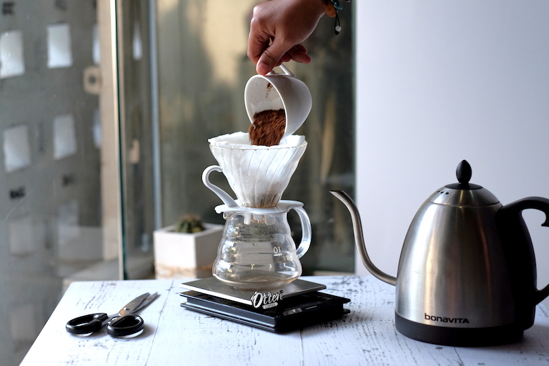 seduh-kopi-dengan-tisu