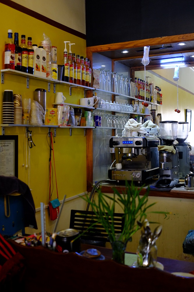 Seperangkat mesin dan grinder kopi