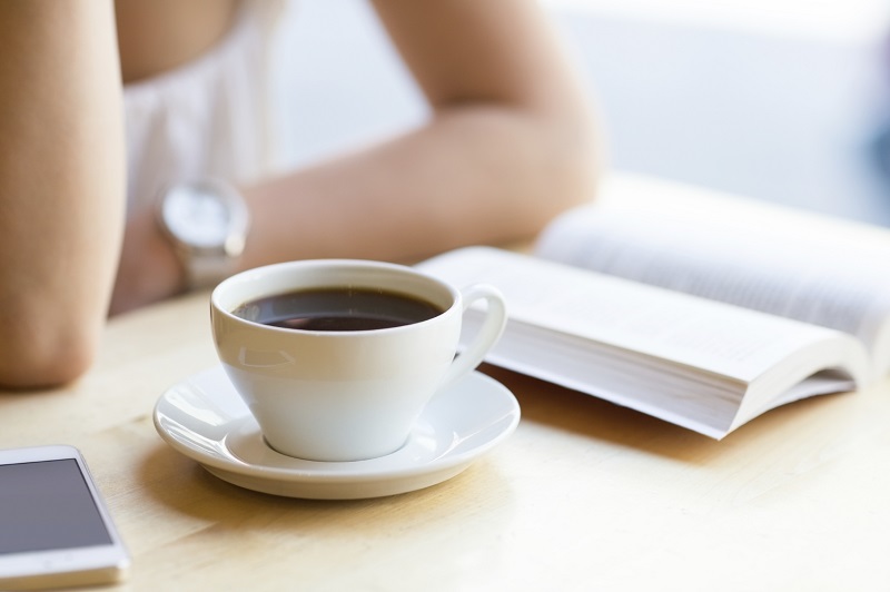 gambar kopi dan buku