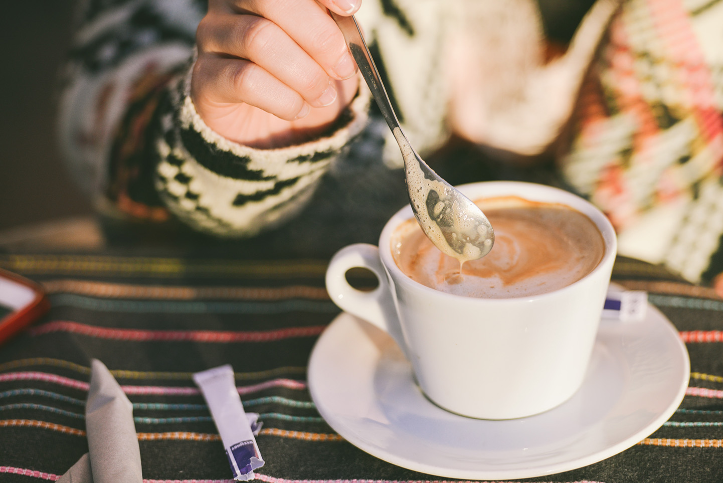 Kopi Susu Gula: Lezat Banget, Sampai Nggak Bisa Berhenti Minum