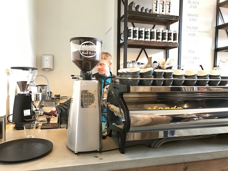 Coffee bar tempat segala nikmat lahir.