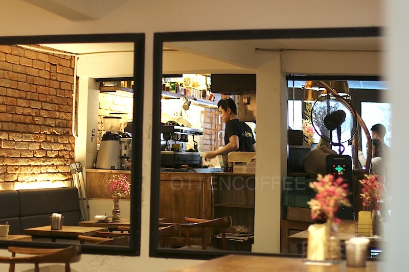 haka-coffee-hanoi-vietnam
