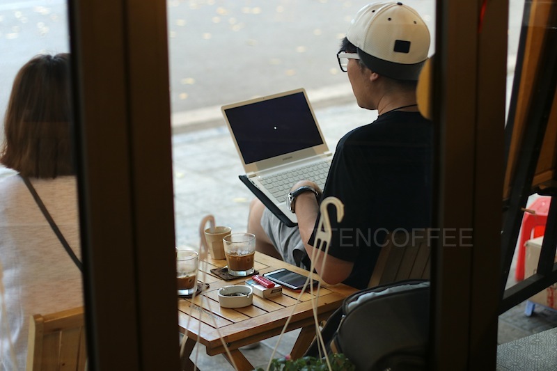haka-coffee-hanoi-vietnam