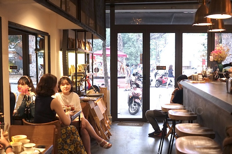 haka-coffee-hanoi-vietnam