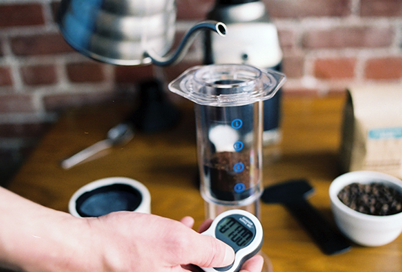 membuat kopi dengan aeropress clear