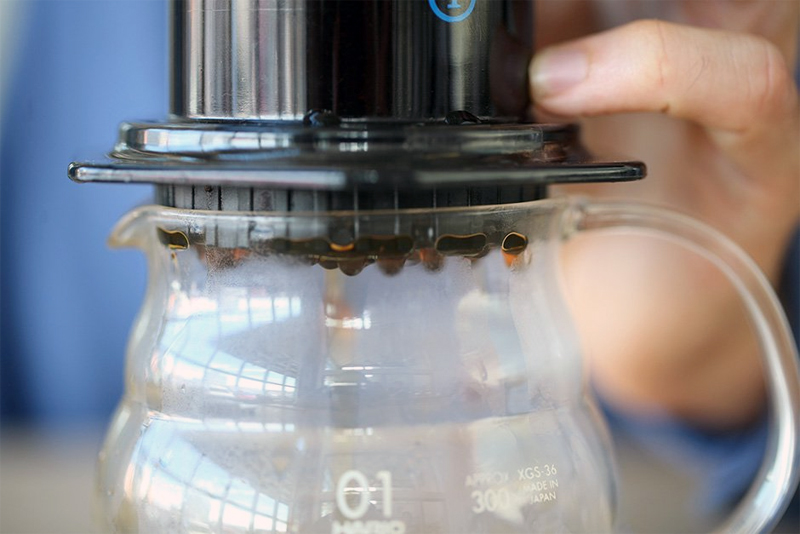 tetesan ekstraksi aeropress