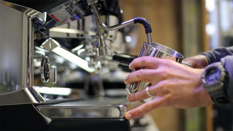 penggunaan mesin kopi mahal