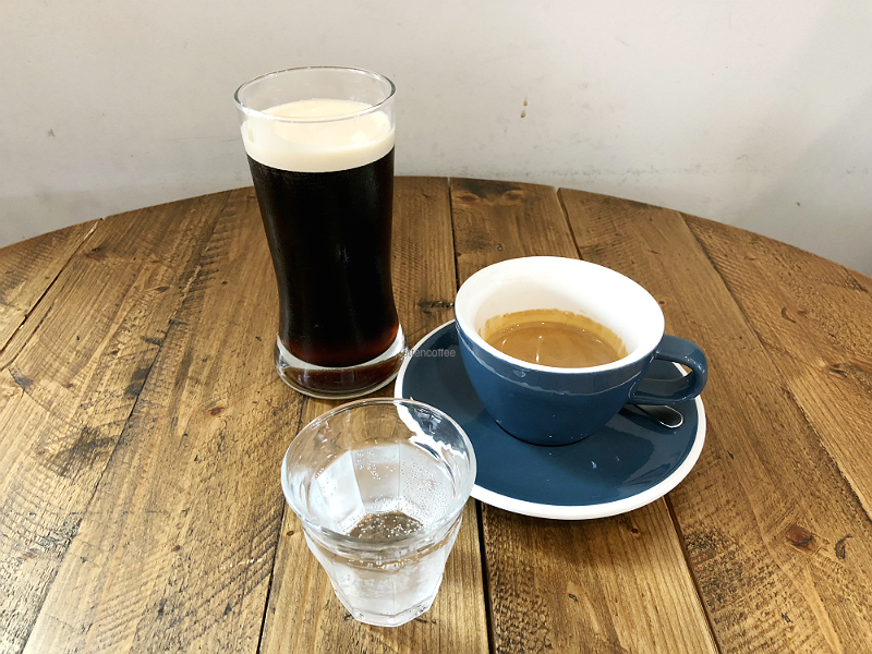 secangkir kopi