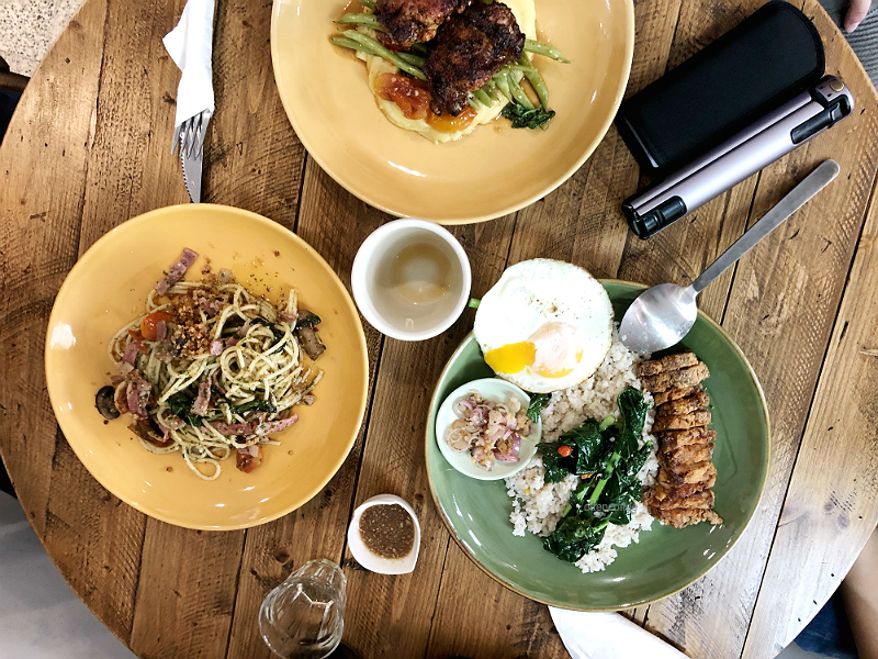 menu makanan di kedai kopi