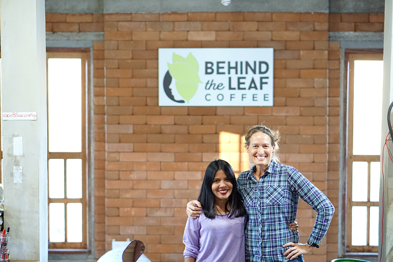 foto bersama di behind the leaf