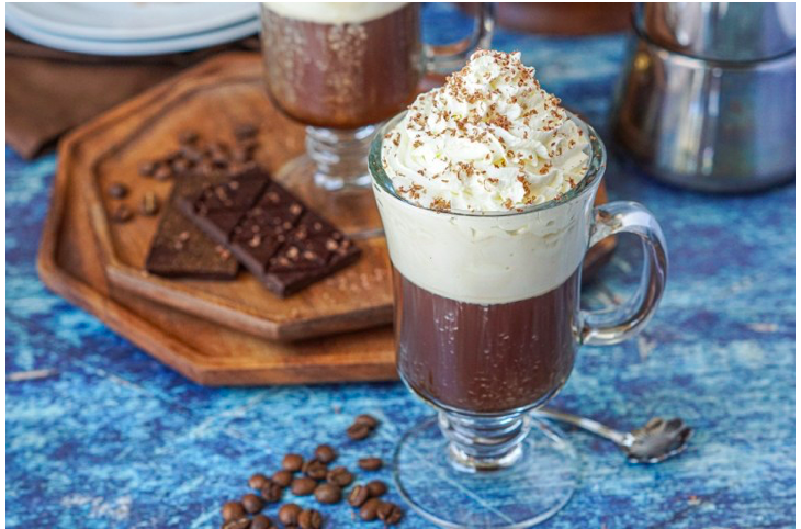 secangkir minuman dengan foam sebagai resep powder drink enak
