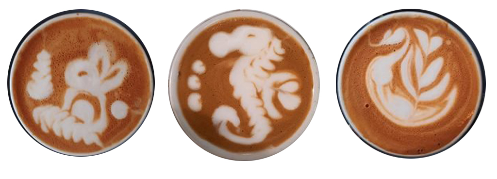 Bentuk latte art yang sudah masuk tahap advance, ada kelinci, kuda laut, dan angsa.