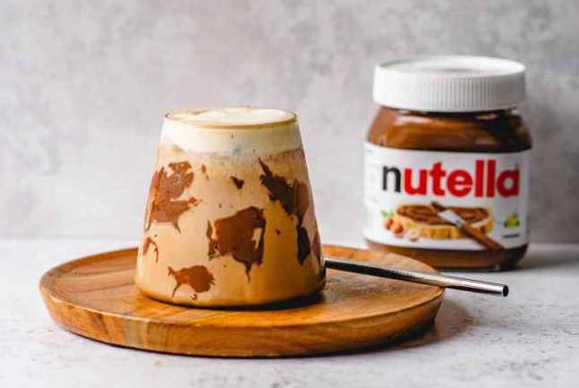 es kopi kekinian dengan nutella