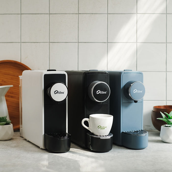 Otten Opresso adalah alat kopi yang simple, cukup dengan coffee capsules dan air panas saja.