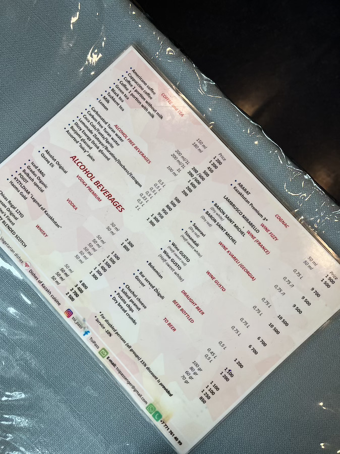 menu kopi di dalam kereta KAZAKHSTAN