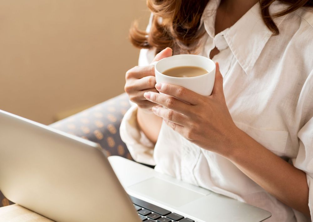 menikmati kopi yang mengandung kafein sebaiknya dilakukan 4-7 jam setelah minum antibiotik