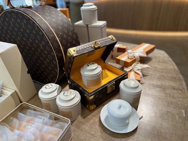cup lv dikemas layaknya hadiah