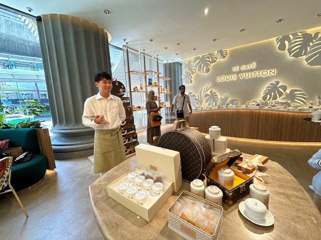 serba serbi di cafe LV layak jadi koleksi