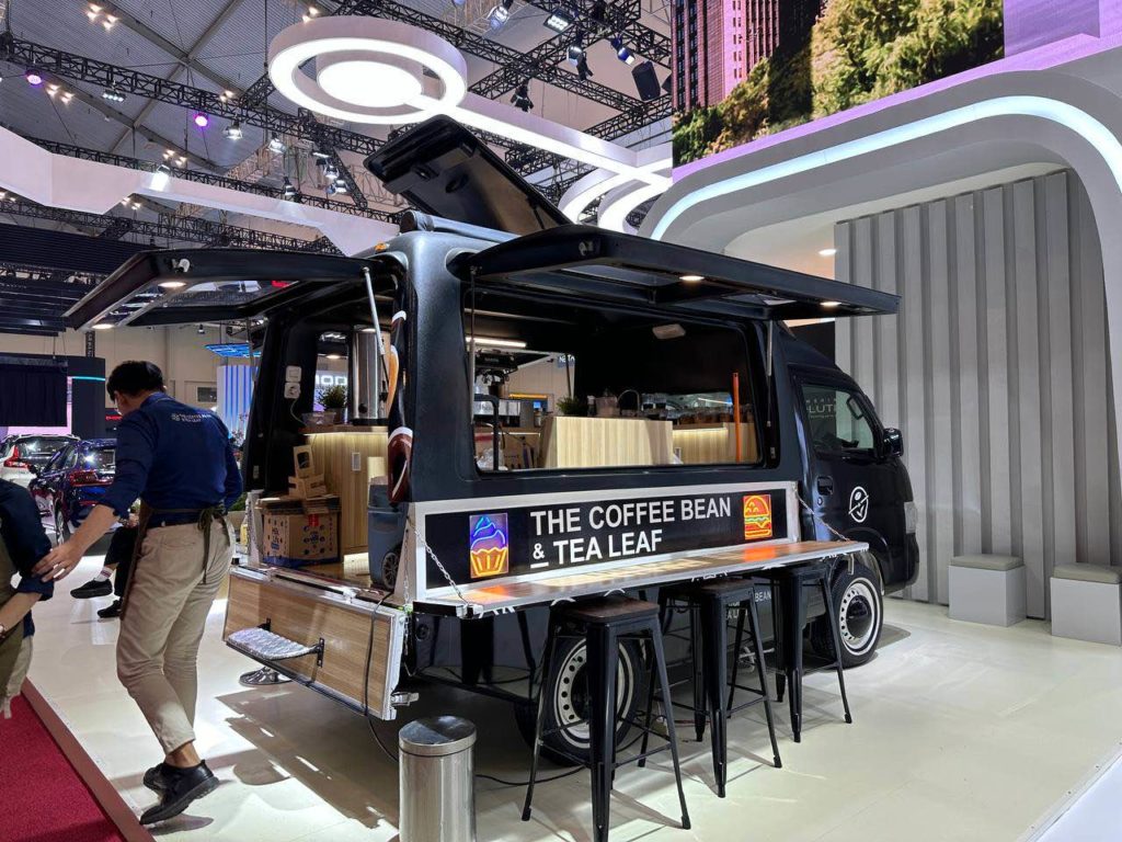 coffee truck the coffee bean & tea leaf