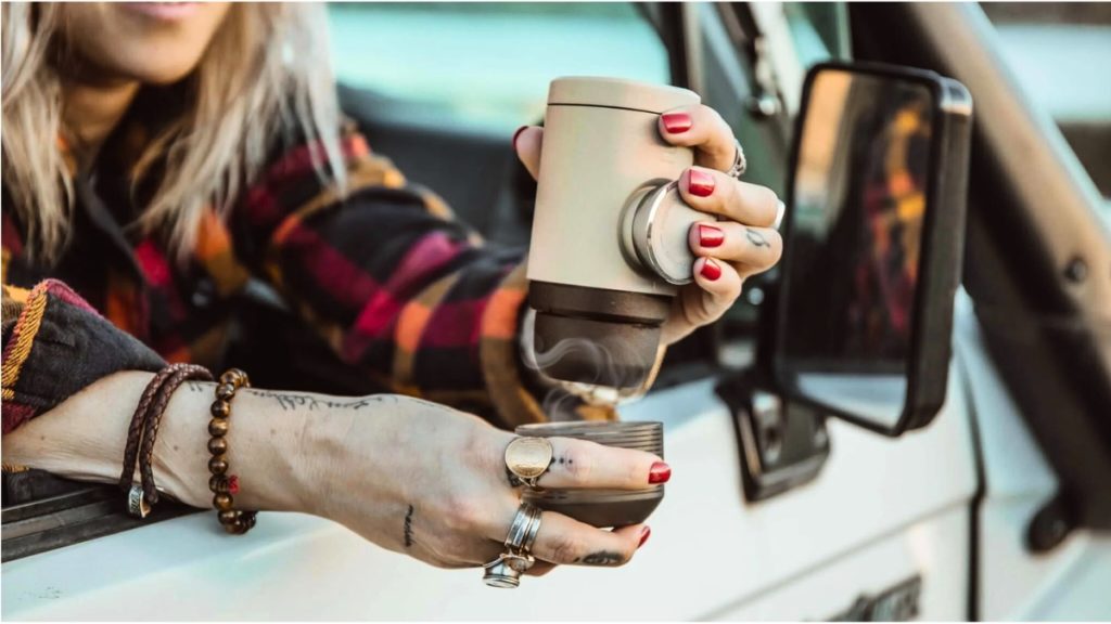 wacaco bikin kopi di mobil