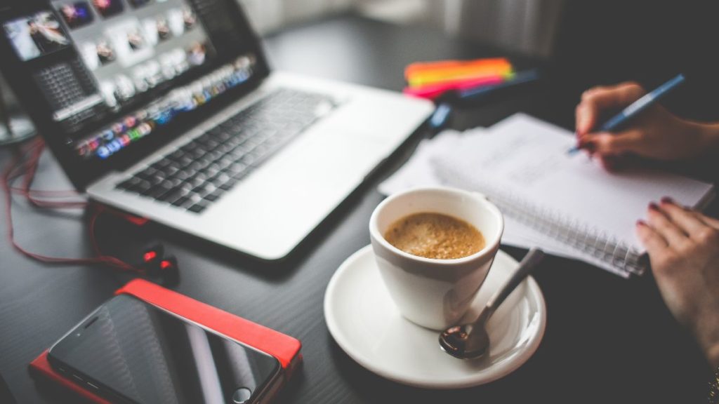 Kopi yang Enak Untuk Belajar Sambil Kerja