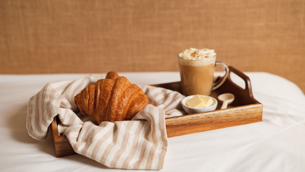 kopi dan croissant