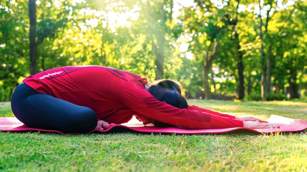olahraga yoga untuk badan fit