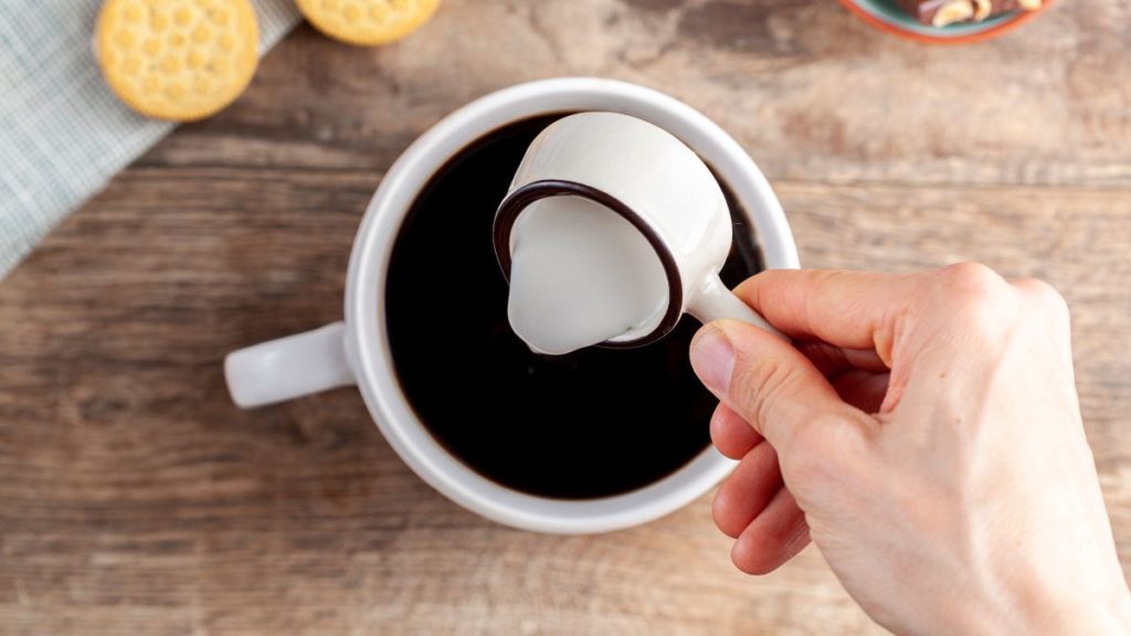 Menambahkan Kolagen ke dalam Kopi