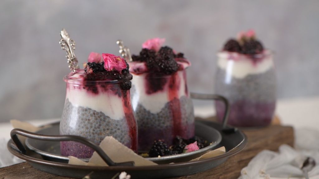 Menu Puding buka puasa buah naga chia seed
