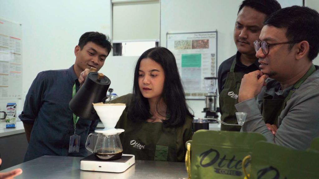 otten academy belajar bikin kopi pour over