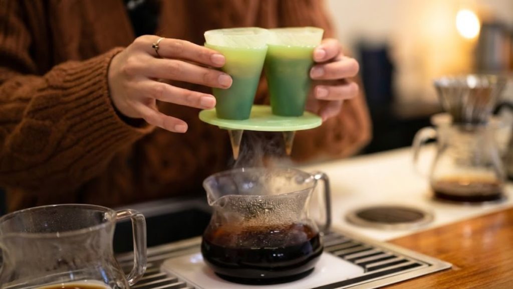 binocular hijau seduh kopi