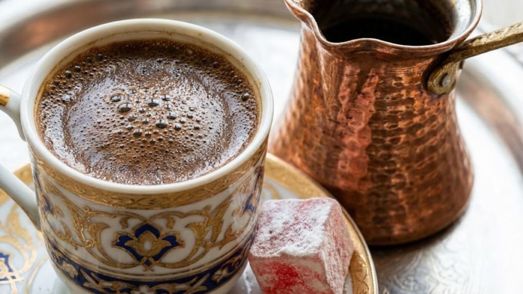 kopi turkish di cangkir