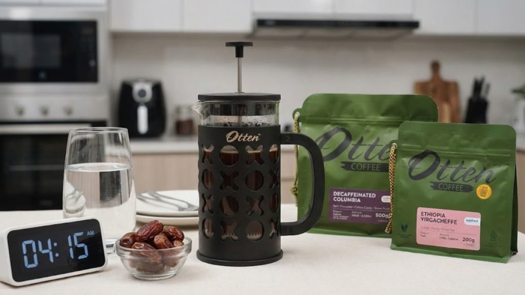 minum kopi saat sahur dengan french press