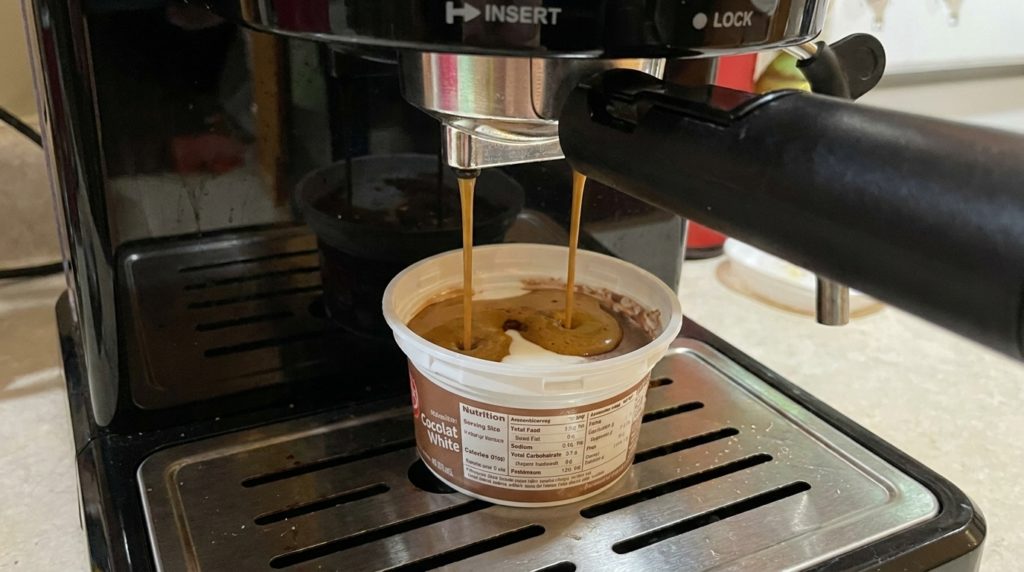 affogato dengan mesin kopi otten ottura