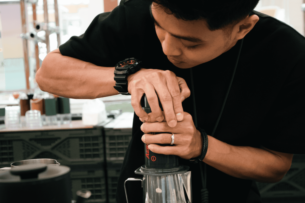 Hamdani Pressing Plunger AeroPress di Final IAC 2026